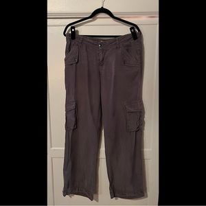 ANTHROPOLOGIE LEVEL 99 GRAY CARGO PANTS - Size 30